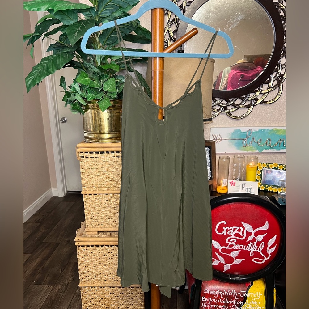 NWT The Hanger Black Spaghetti Strap Adjustable Tied in Green Dress Size Small